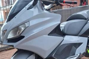 Scooter Aprilia srv 850