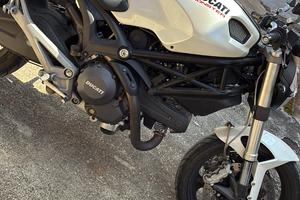 Ducati Monster 696 depotenziata a libretto A2