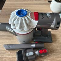 Dyson V7