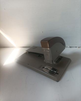 Cucitrice Spillatrice da tavolo Zenith mod. 522/E