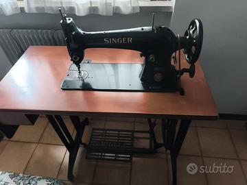 Macchina da cucire vintage Singer a pedale
