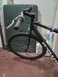 Bici MTB Uomo Rockrider 300 nera


