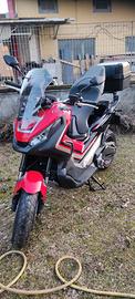 Honda X-ADV 750 COME NUOVA