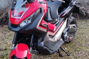 Honda X-ADV 750 COME NUOVA