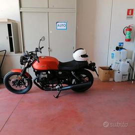 Moto Guzzi Stone V7 850