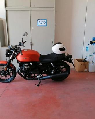 Moto Guzzi Stone V7 850