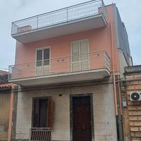 Casa indipendente in centro storico a floridia