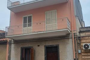 Casa indipendente in centro storico a floridia