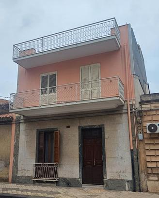 Casa indipendente in centro storico a floridia