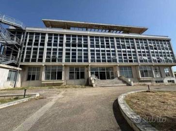 Immobile in asta di 30380 m² con più di 5 locali a