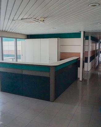 Ampio locale uso ufficio