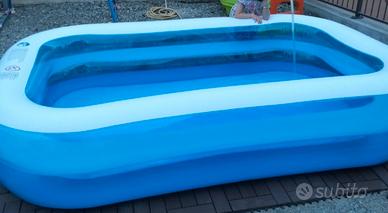 Piscina con telo copertura intex