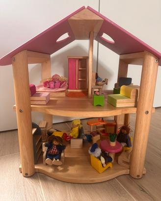 Casa delle bambole in legno