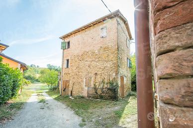 Casa singola indipendente su 4 lati con ampio giar