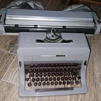 Due macchine da scrivere e due calcolatricivintage