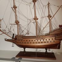 Veliero in legno realizzato a mano unico