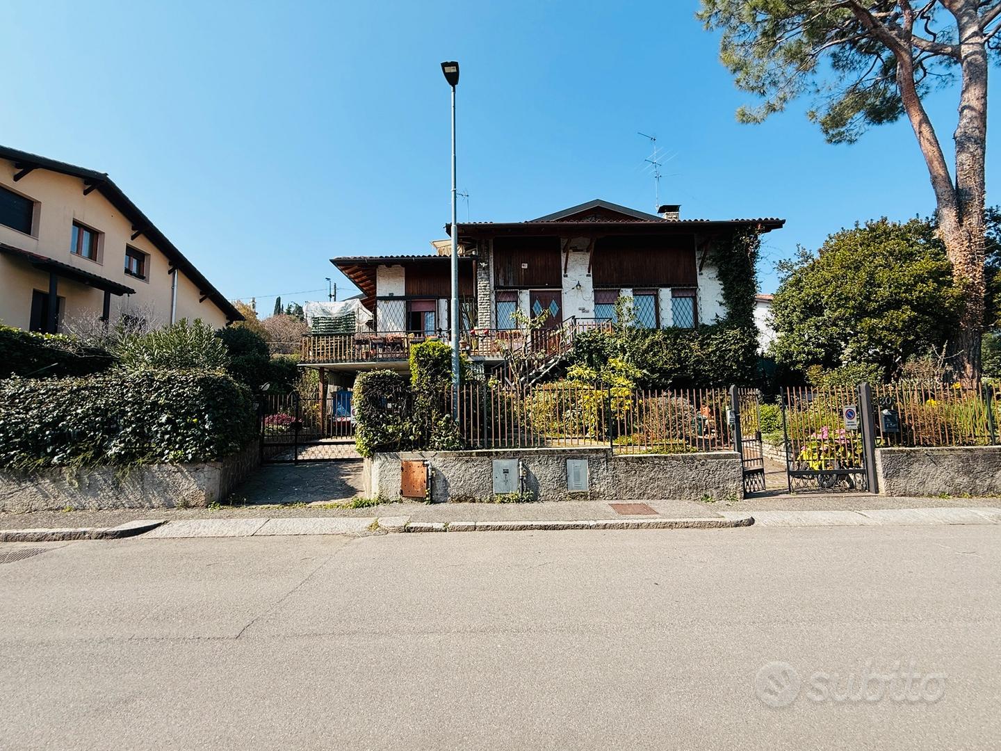 Casa rustica moderna vista città alta centrale