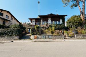 Casa rustica moderna vista città alta centrale