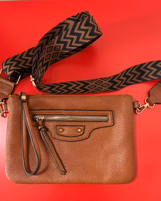 Borsa a tracolla in similpelle color cuoio