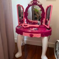 Giocattoli, barbie, lavagna