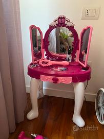 Giocattoli, barbie, lavagna