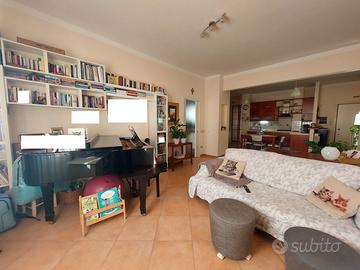 Pantano ristrutturato 2 camere 2 bagni p.auto