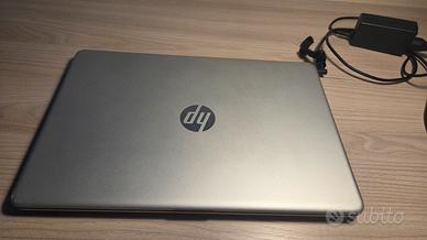 Laptop HP + monitor 27' + mouse 