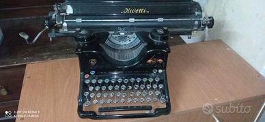 macchina da scrivere Olivetti 