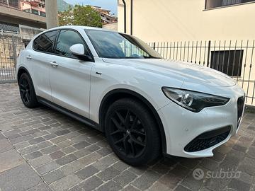 Alfa Romeo Stelvio Q4 2021 83000km 5anni garanzia