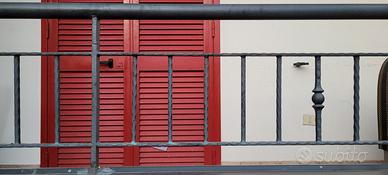 Ringhiera da balcone in ferro battuto pieno