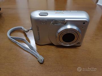 Fotocamera digitale HP Photosmart M627 da 7 MP