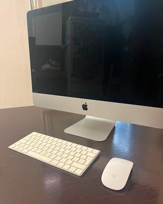 Apple iMac 21.5" (Fine 2015)