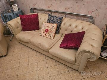 Divano Chesterfield 3 posti Crema