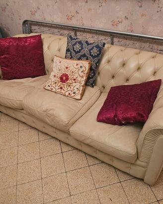 Divano Chesterfield 3 posti Crema