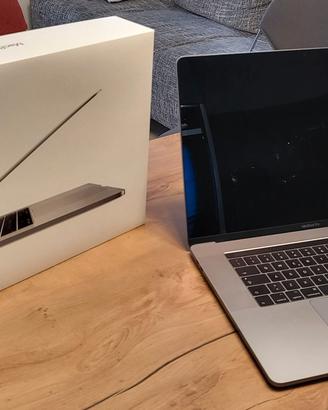 MacBook Pro 15" 2017 con touchbar
