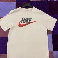 T-shirt Nike