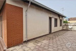 Casa singola su due livelli con garage a Riposto