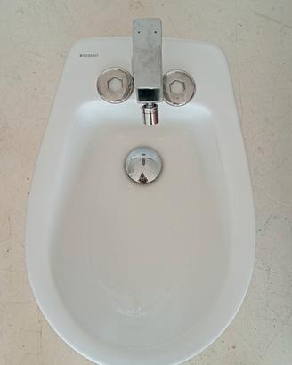 Bidet Geberit con rubinetto caldo freddo 