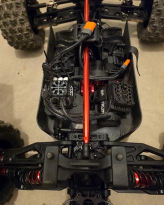 Arrma Kraton 1/5 4X4 8S BLX EXB V2