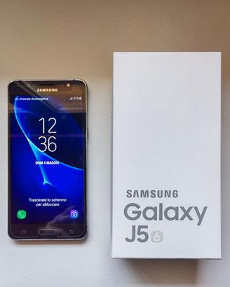 Smartphone Samsung J5 (6) vintage