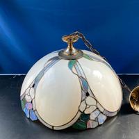 Lampadario stile Tiffany vetro e piombo.