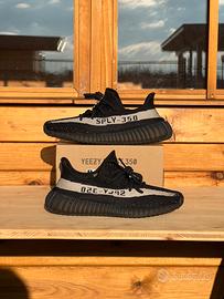 Yeezy 350 V2