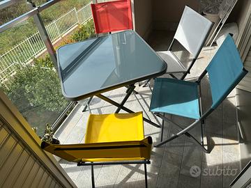 Tavolino da terrazza con 4 sedie