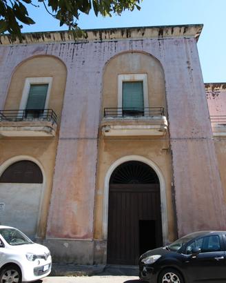 Locale di ampia metratura con volte a stella