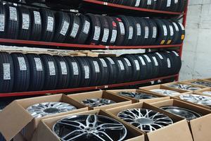 Pneumatici e cerchi in lega nuovi e seminuovi