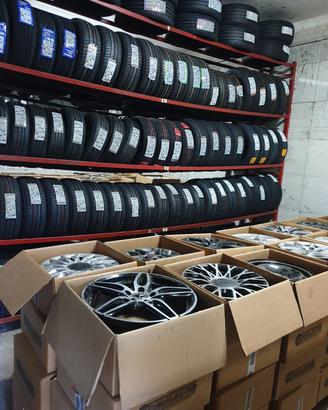 Pneumatici e cerchi in lega nuovi e seminuovi