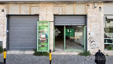 NEGOZIO A CASTELLAMMARE DI STABIA