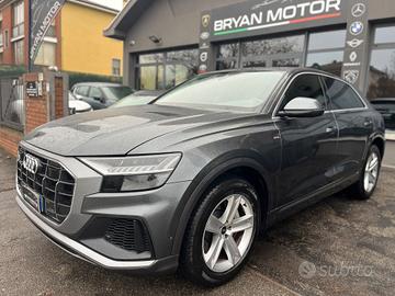 Audi Q8 55 TFSI quattro tiptronic