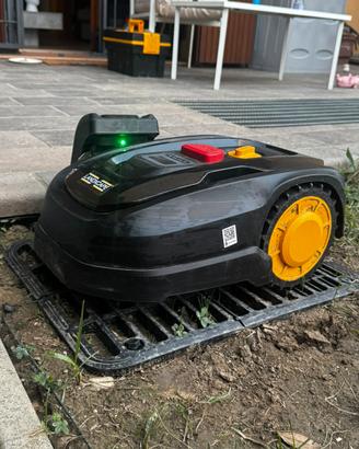 Robot tagliaerba LandxCape LX796 400mq