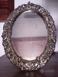 Specchio con cornice in argento
